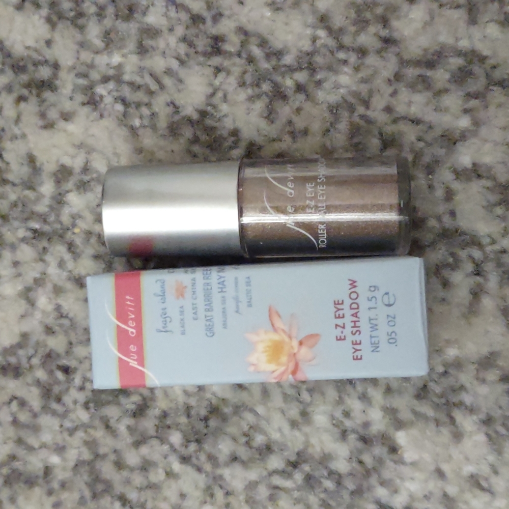 Sue Devitt EZ Rollerball Eyeshadow Bambari
